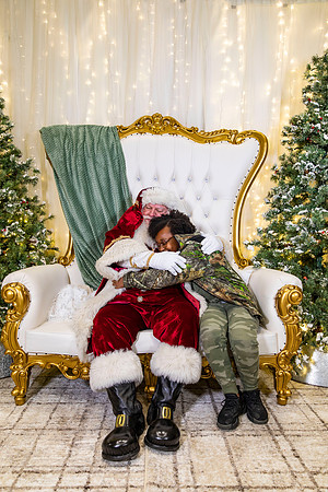Photos with Santa_94
