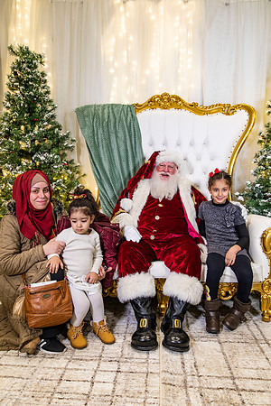 Photos with Santa_110