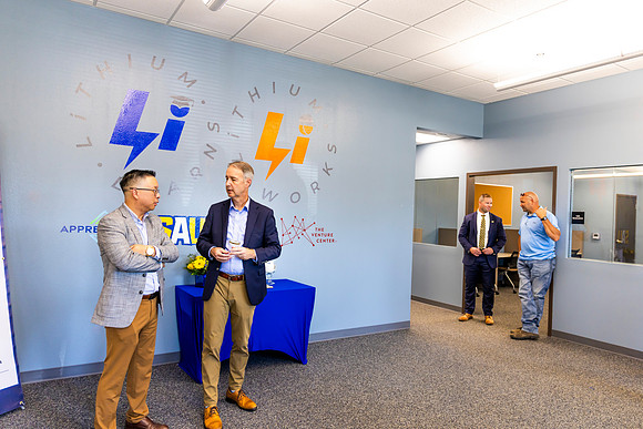 LiTHIUMLEARNS Ribbon Cutting and Open House_100