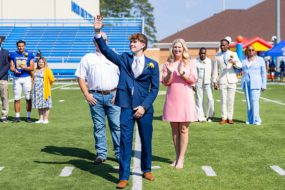 HomecomingCoronation25_20