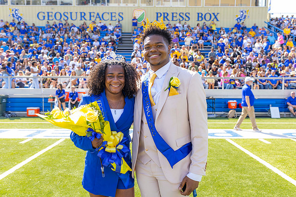 HomecomingCoronation25_73