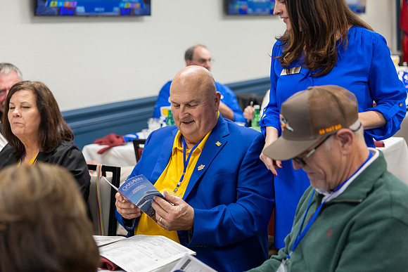 Alumni Day at the Races_85