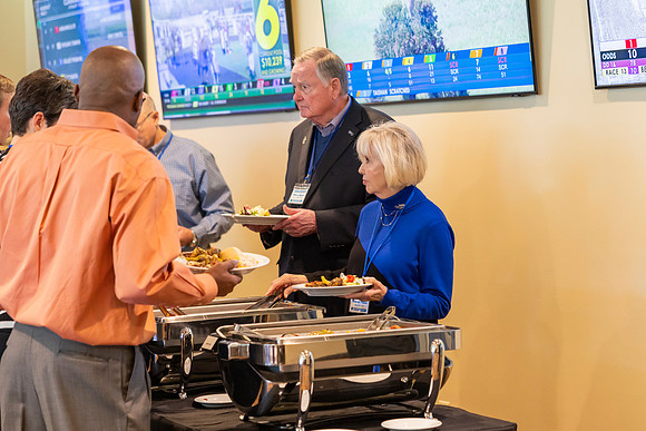 Alumni Day at the Races_125