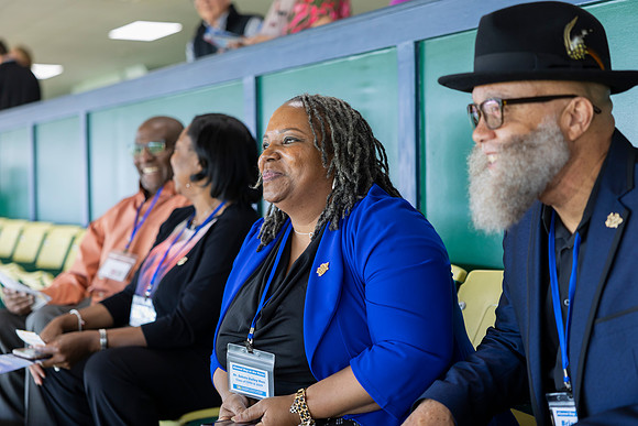 Alumni Day at the Races_160