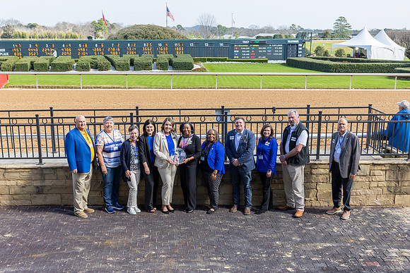 Alumni Day at the Races_181