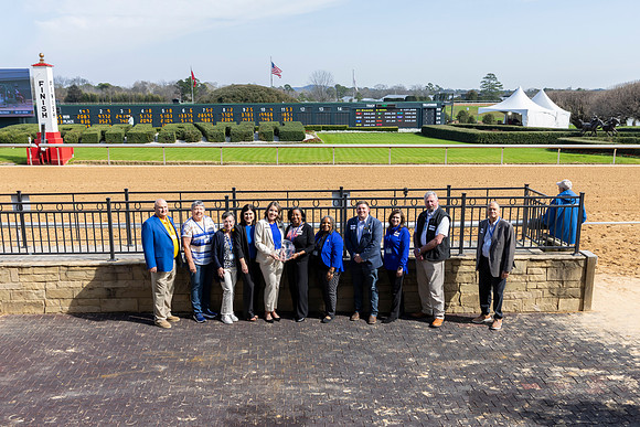 Alumni Day at the Races_183