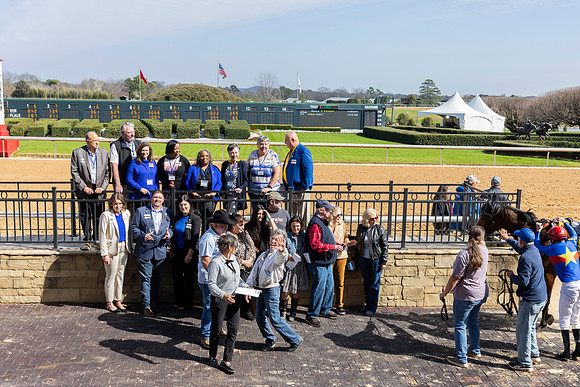 Alumni Day at the Races_185