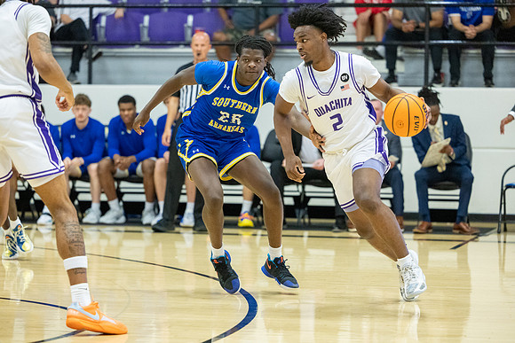 2F3A4922