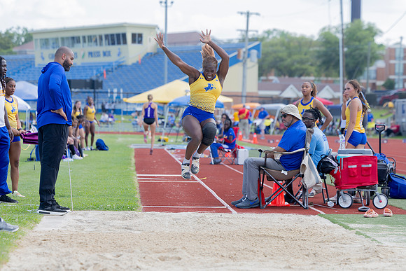 T&F Senior Day111