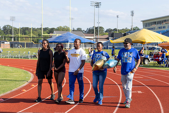 T&F Senior Day190