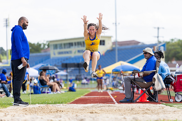 T&F Senior Day206