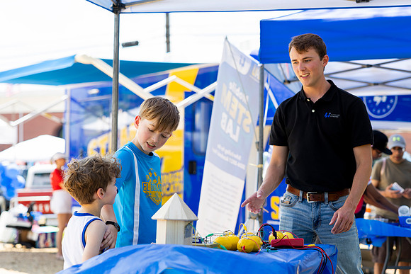 Mobile STEM Lab_100