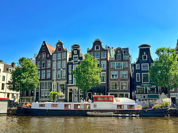 Dancing Houses Amsterdam