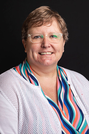 FacultyHeadshots2023_32