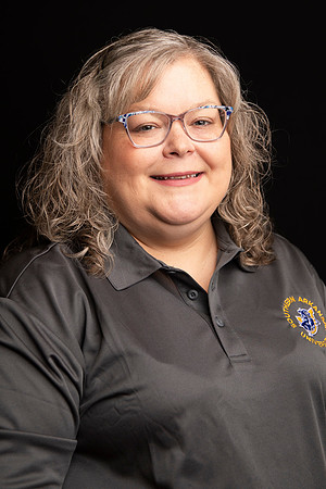 FacultyHeadshots2023_9