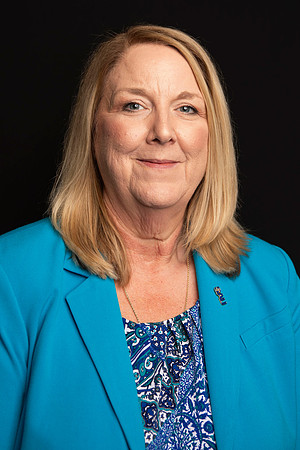 FacultyHeadshots2023_33
