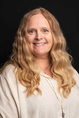 FacultyHeadshots2023_37