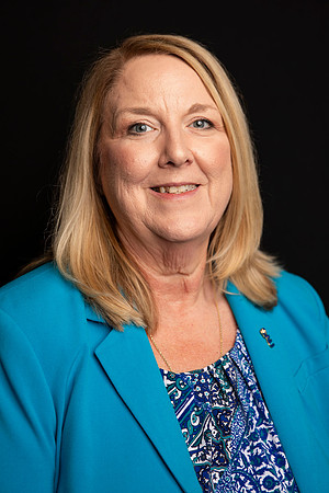 FacultyHeadshots2023_34