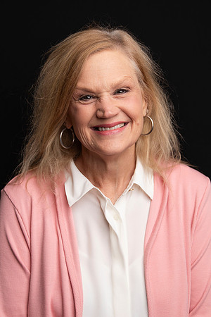 FacultyHeadshots2023_18