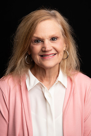 FacultyHeadshots2023_17