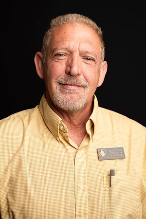 FacultyHeadshots2023_8