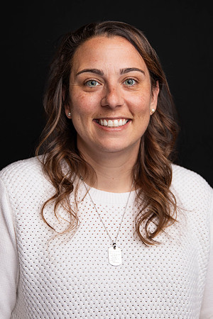 FacultyHeadshots2023_15