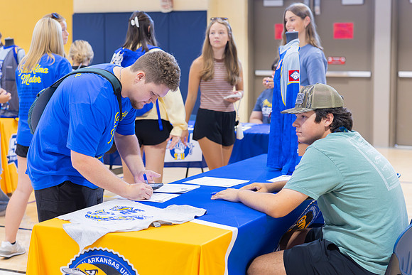 HW org fair_169