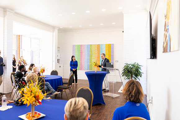 ribbon cutting_38