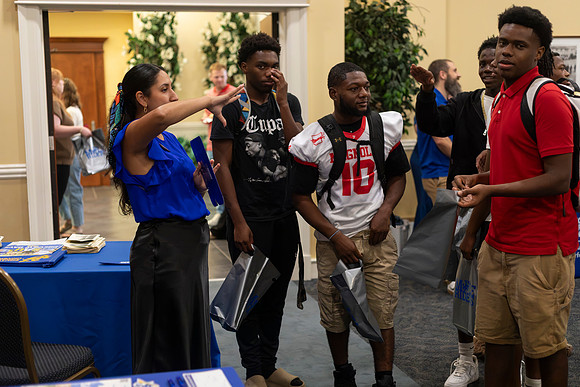 CollegeFair_70