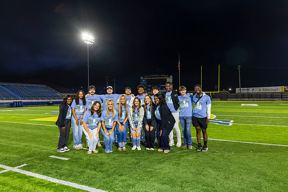 HomecomingCourt_02
