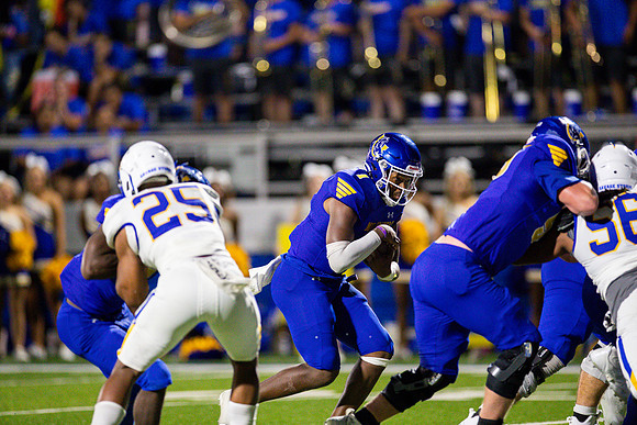 Football - Aug. 30_118