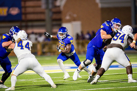 Football - Aug. 30_114