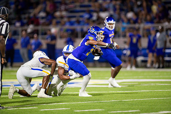 Football - Aug. 30_110
