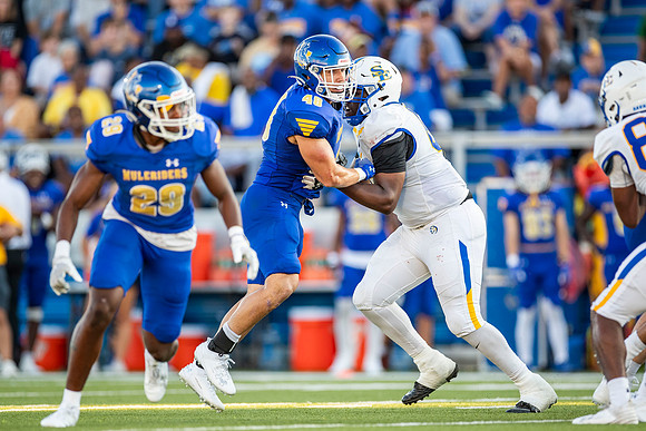 Football - Aug. 30_67