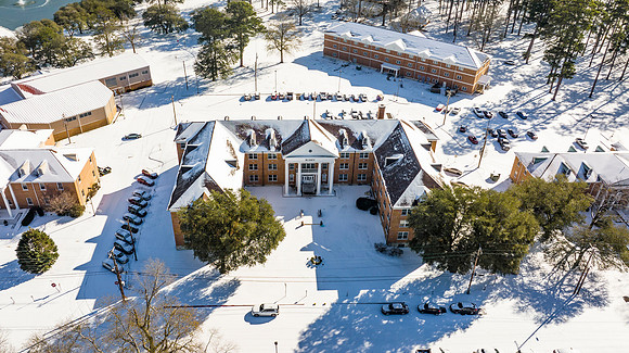Snowy Campus _58