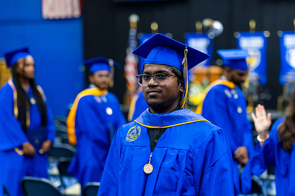 SAUSummerCommencement25_164