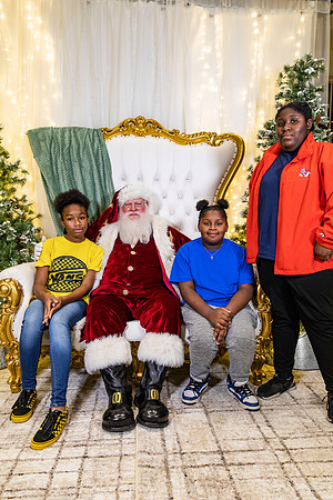 Photos with Santa_105