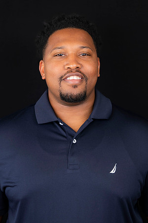 SP25 Career Closet Headshots 23