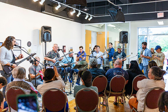 SP25 Guitar Jam 25